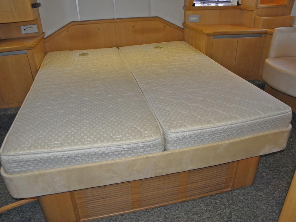 Aft cabin, Accommodation